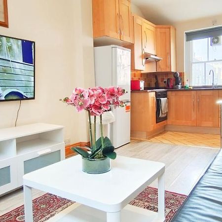 Flat 2, 6 Tauton Mews In Marylebone Apartment Londra Exterior foto